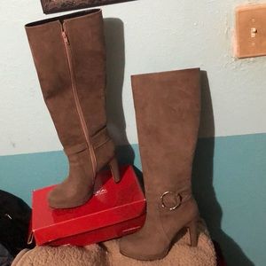 Woman's Boots
